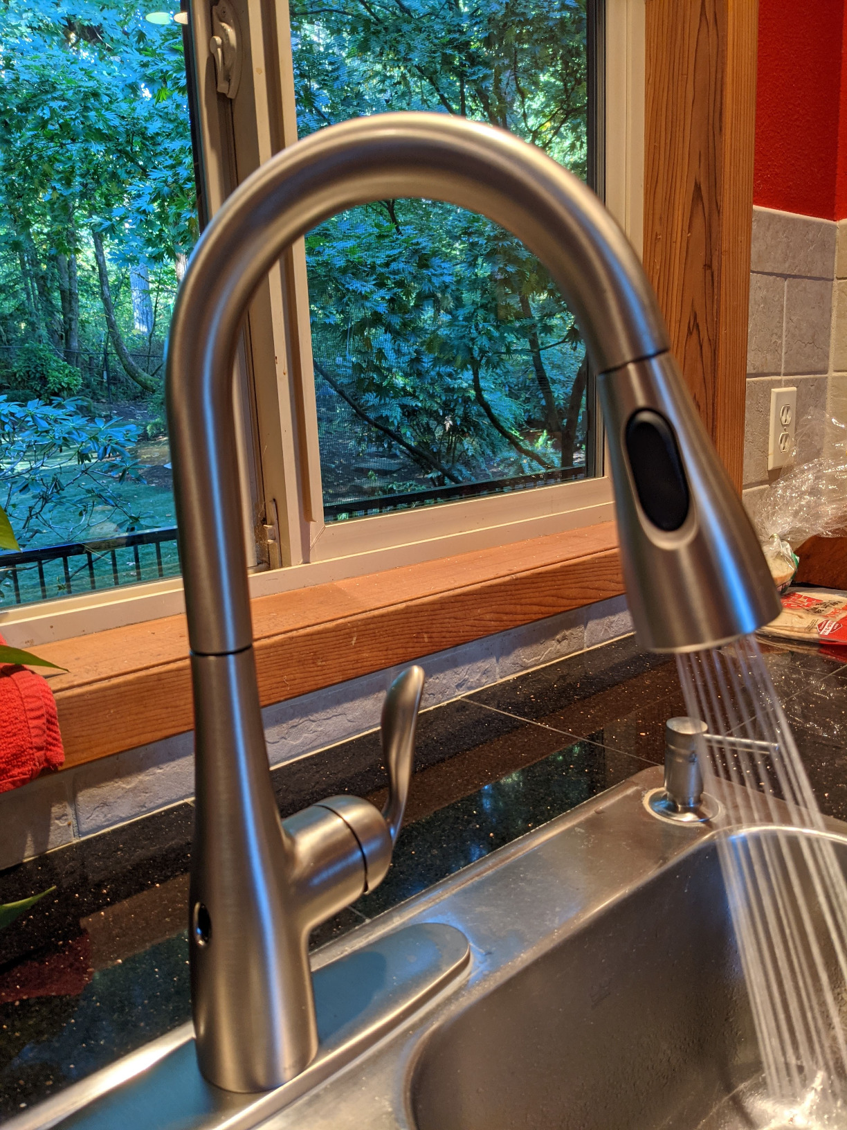 Moen Arbor Spot Resist Stainless MotionSense Wave Sensor Touchless One-Handle Single Hole Kitchen Sink Faucet, 7594EWSRS customer photo 1