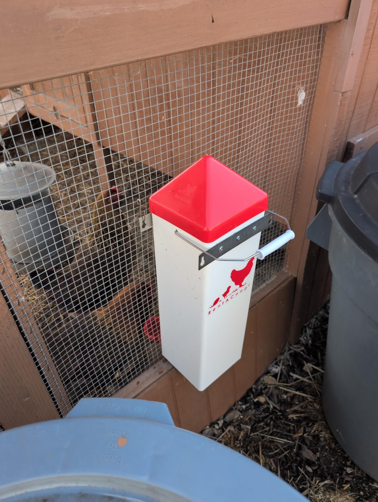 RentACoop 2 Gallon High Rise Chicken Waterer with Cups & Nipples customer photo 1