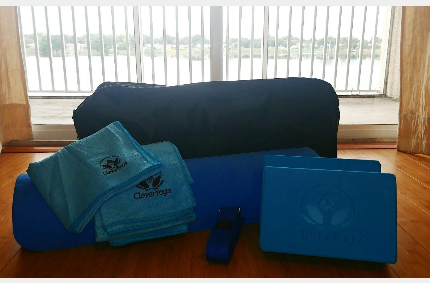 Clever Yoga - 7 Piece Yoga Kit for Women & Men, 6mm Cushioned Mat, 2 Blocks, Strap, Mat and Hand Towels & Carrying Bag - Starter Yoga Set, Accessories & Equipment for Home Workout customer photo 2