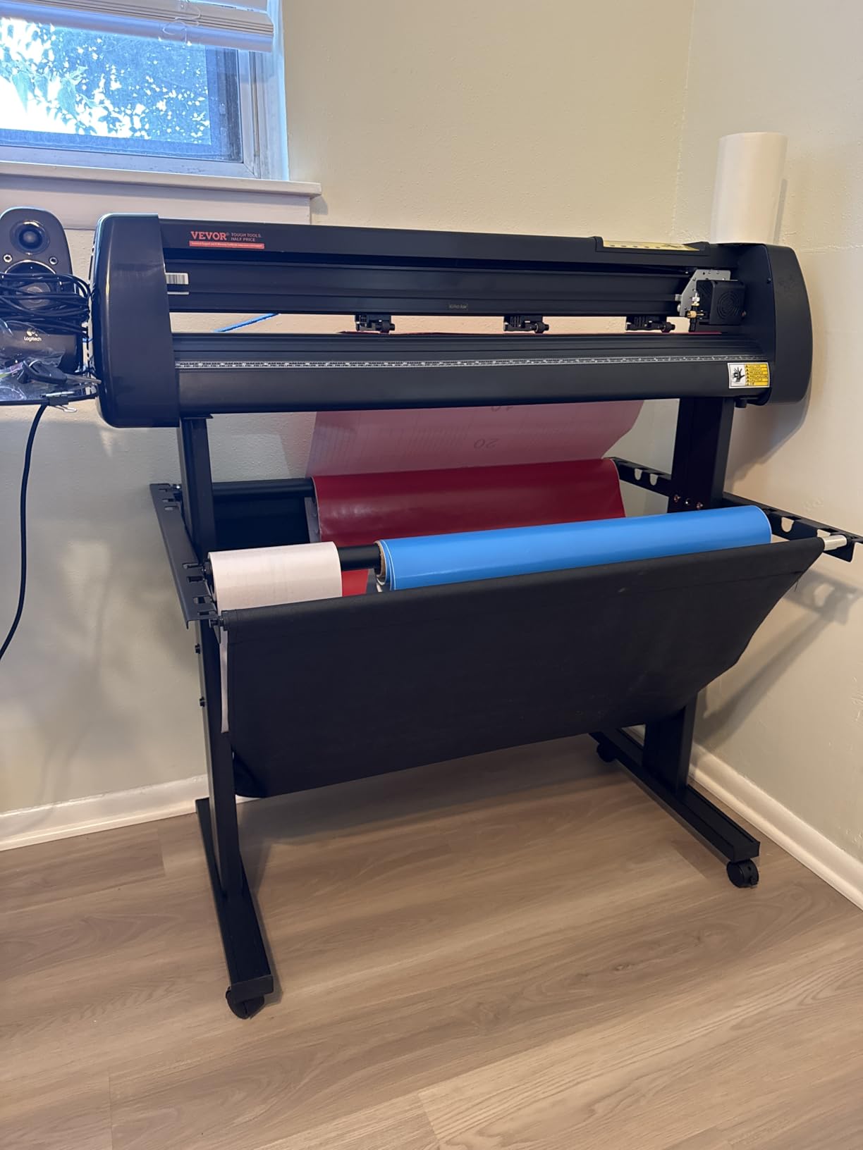 VEVOR Vinyl Cutter Machine 34 inches Bundle Manual Vinyl Plotter Cutter | For Cutting Multiple Materials, with Signmaster Software for Design and Cut, with Supplies and Tools, Monochrome, Black customer photo 1