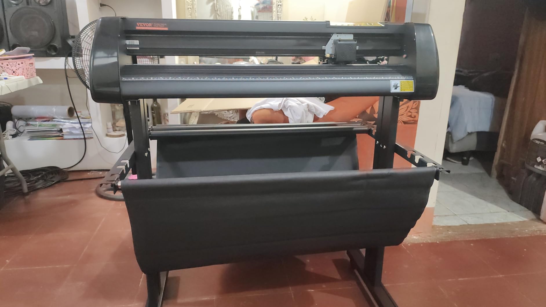 VEVOR Vinyl Cutter Machine 34 inches Bundle Manual Vinyl Plotter Cutter | For Cutting Multiple Materials, with Signmaster Software for Design and Cut, with Supplies and Tools, Monochrome, Black customer photo 2
