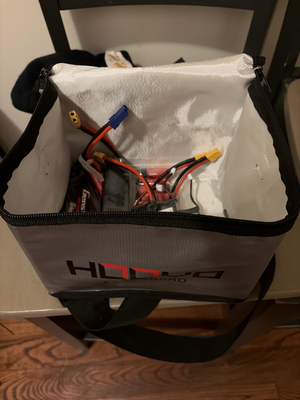 HOOVO Lipo Bag Fireproof Explosionproof Lipo Battery Safe Bag | LiPo Guard Safe Bag for Lipo Battery Storage and Charging with Double Zipper customer photo 1
