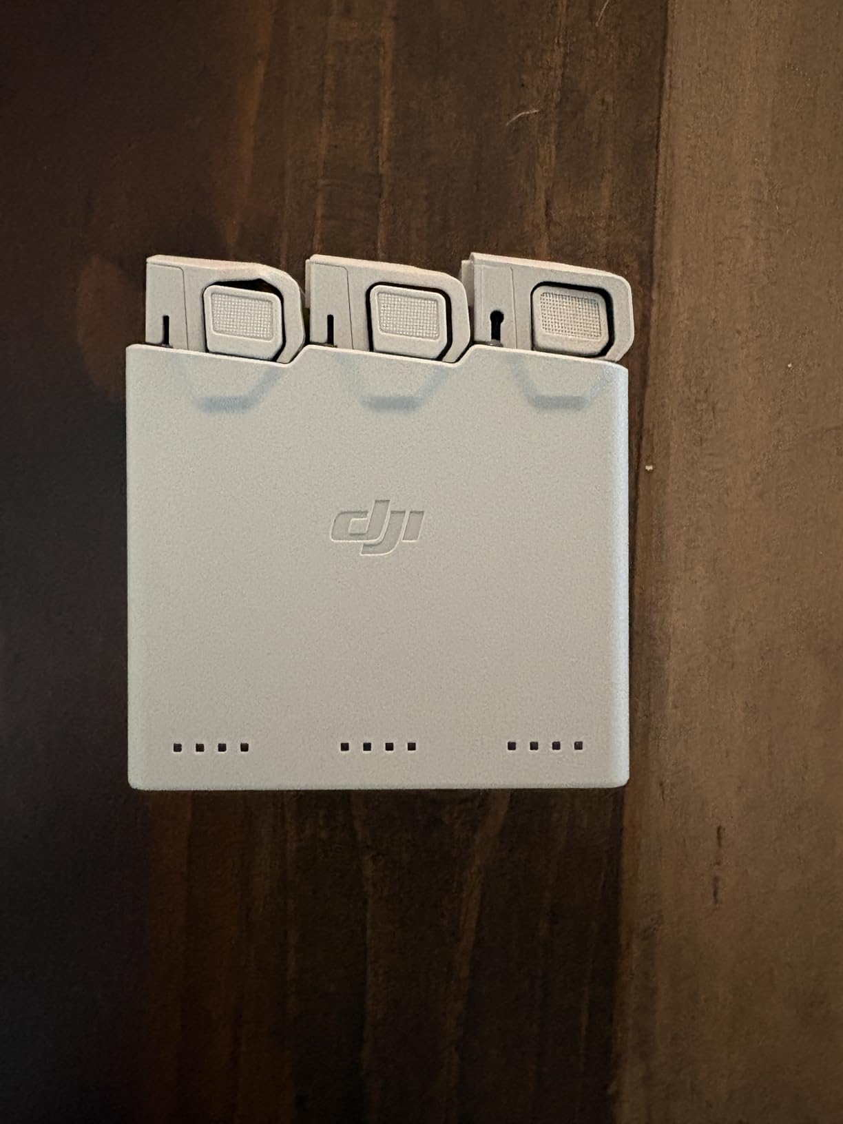 DJI 30W USB-C Two-Way Charging Hub for Mini 3 Pro Batteries, Mobile Power Source and Convenient Battery Storage customer photo 2