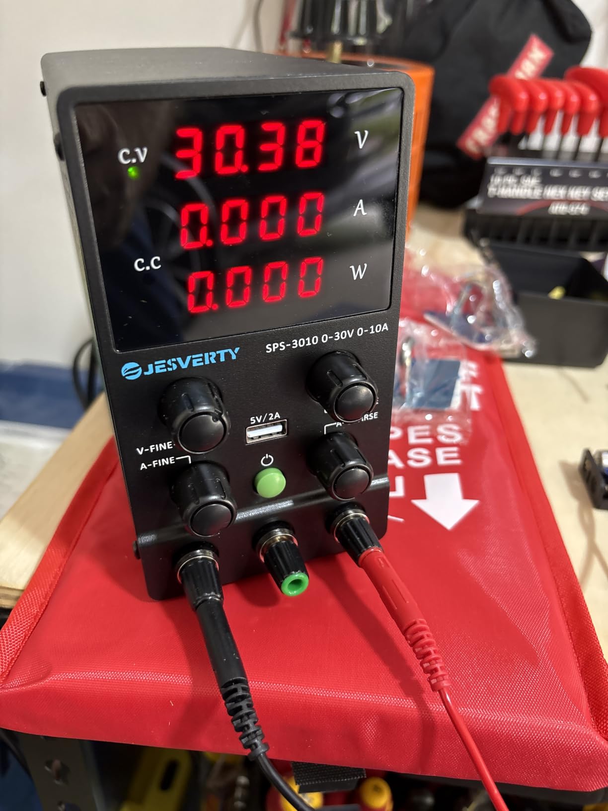 DC Power Supply Variable SPS-3010, 0-30V 0-10A Adjustable Switching DC Regulated Bench Power Supply with 4-Digit LED Display, 5V/2A USB Port customer photo 1