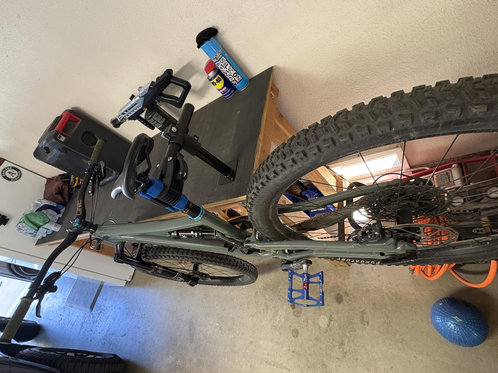 ROCKBROS Bike Repair Stand - Wall/Bench Mount, 44 lbs Capacity customer photo 2