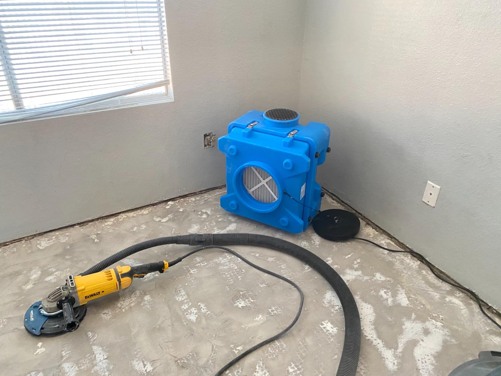 CADPXS Shield-550 Air Scrubber 550 CFM with 3-Stage Filtration | Stackable Negative Air Machine Airborne Cleaner HEPA Scrubber Water Damage Restoration Equipment Commercial Air Purifier Blue customer photo 2