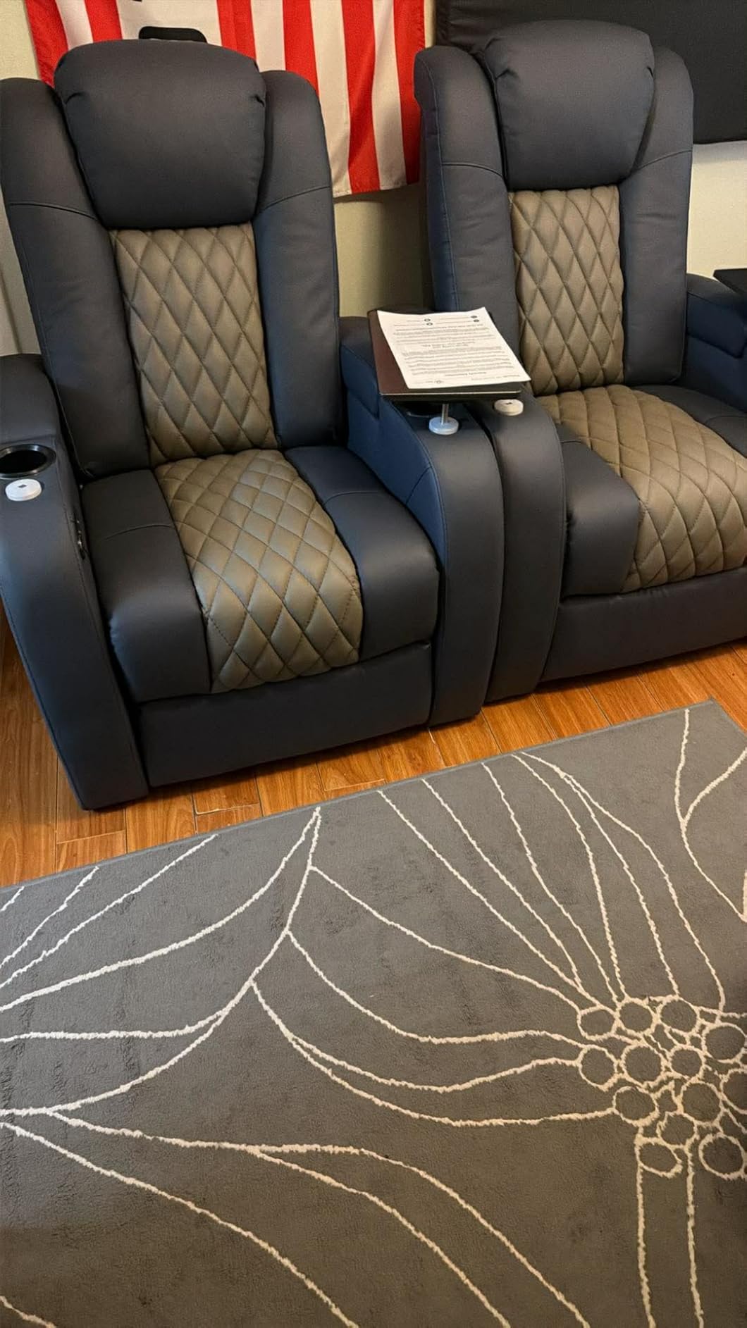 Weilianda Home Theater Seating, Top Grain Leather Movie Theater Chair, Zero Gravity, Power Headrest, Tray Table (Black, Row of 1) customer photo 2