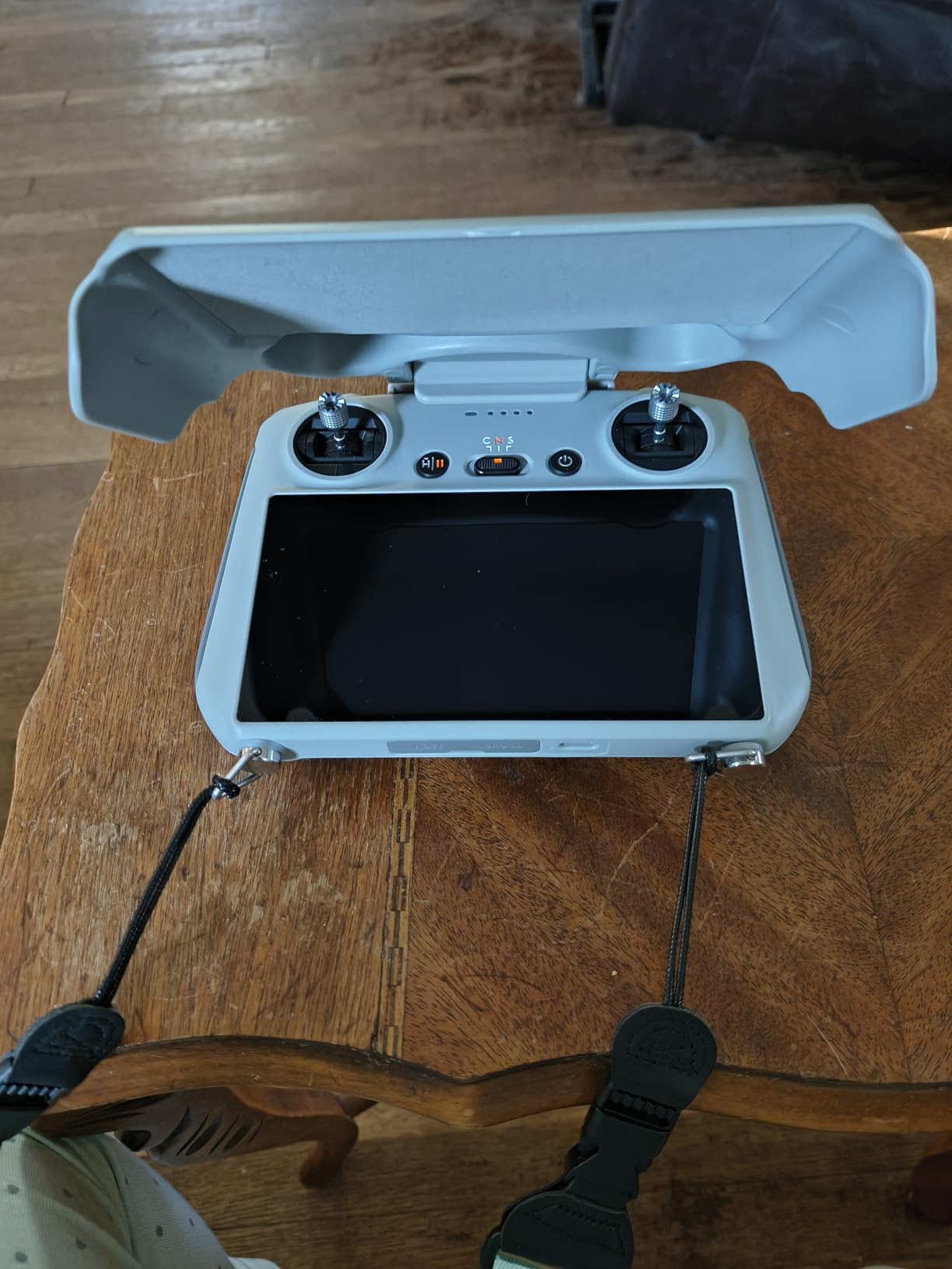 STARTRC Mini 3 2 in 1 Sun Hood, RC Joysticks Protector Sunshade for DJI Mini 3 Pro/Mini 3/Air 3S/Mavic 3 Classic/Mavic 3 Pro RC Remote Controller Full Screen Protection Accessories(Only for RC) customer photo 2