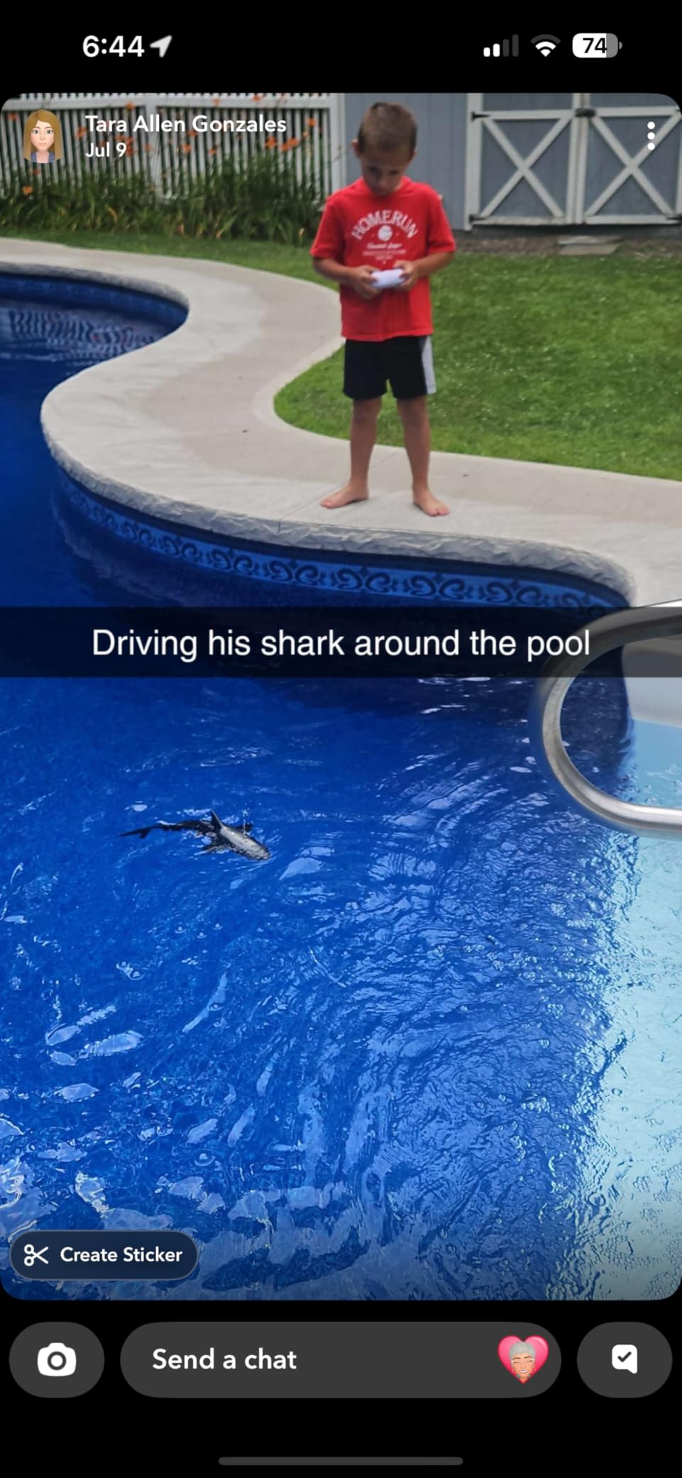Bennol 2.4Ghz Remote Control Shark Toys for Boys Kids, 1:18 Scale High Simulation Shark for Pool, Electric RC Sharks Fish Toys with Light & Spray Water Function customer photo 2