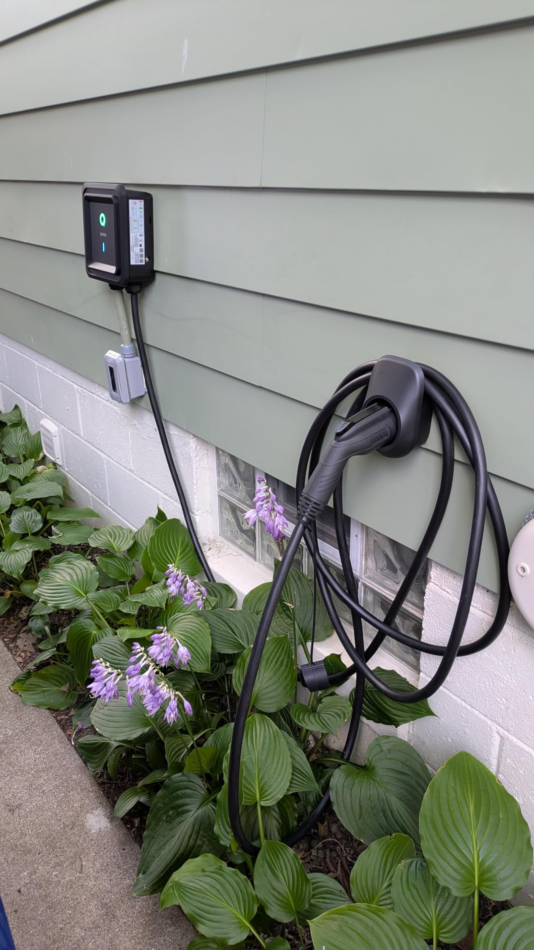EVIQO Level 2 EV Charger, 48 Amp 240V, J1772 Charger for Non-Tesla EVs, 25ft Cable, WiFi (2.4GHz) Smart App, Weatherproof Indoor/Outdoor (IP66, NEMA 4), UL & ETL Certified, Hardwired, 11.5kW customer photo 1