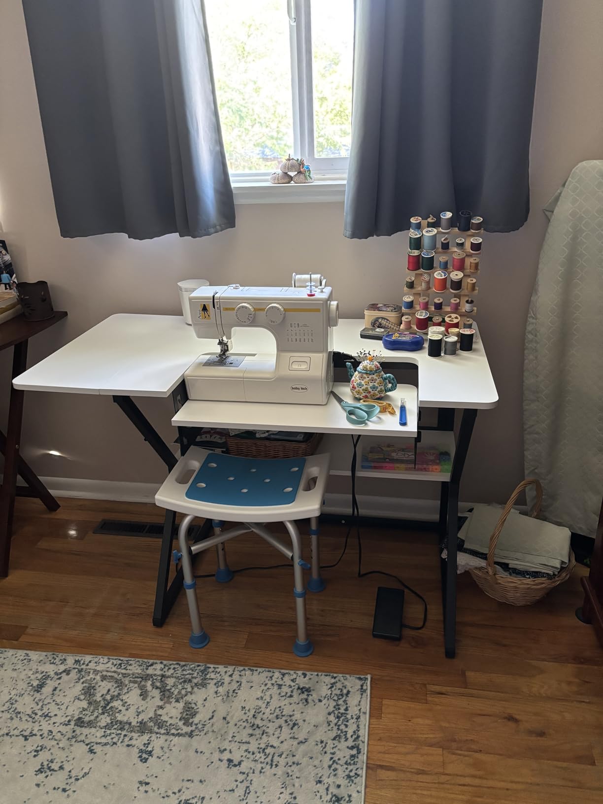 Sewing Table, Large Sewing Machine Table with Adjustable Platform and Storage Shelf - White customer photo 2