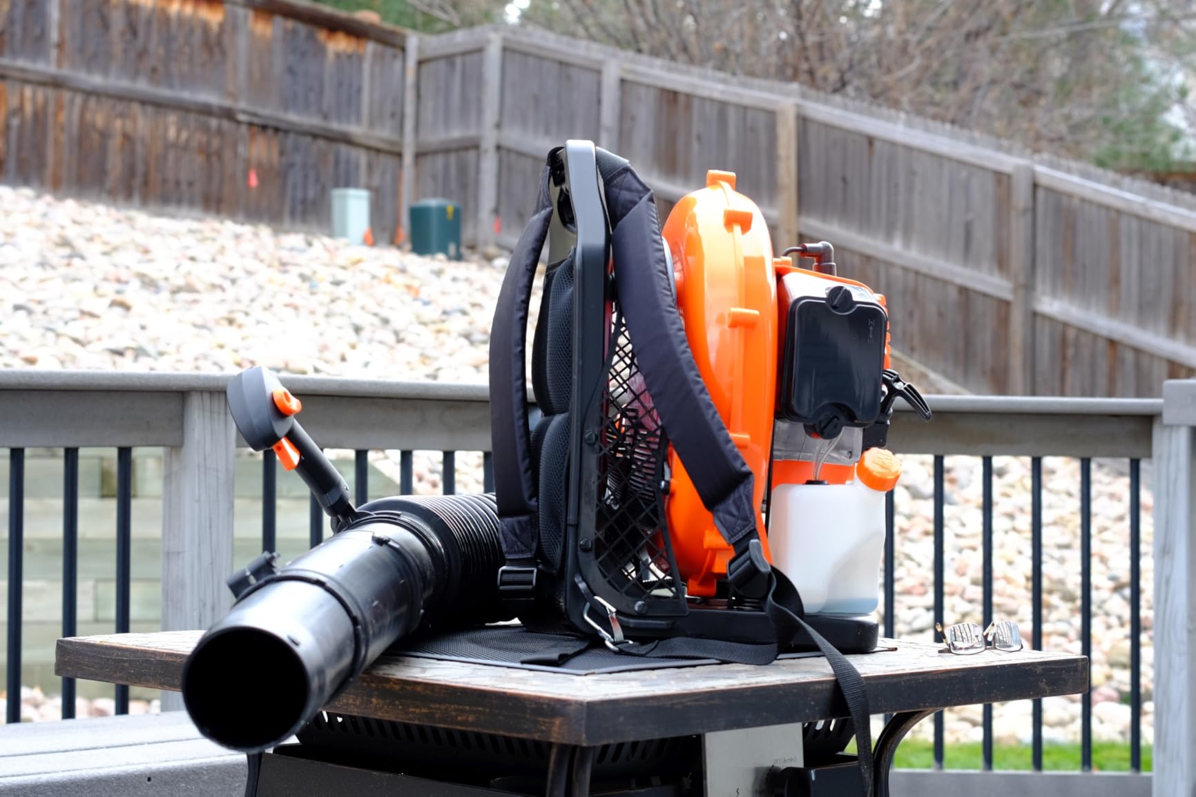 VEVOR 63CC Gas Backpack Leaf Blower, 2-Cycle 1110CFM 220MPH customer photo 1