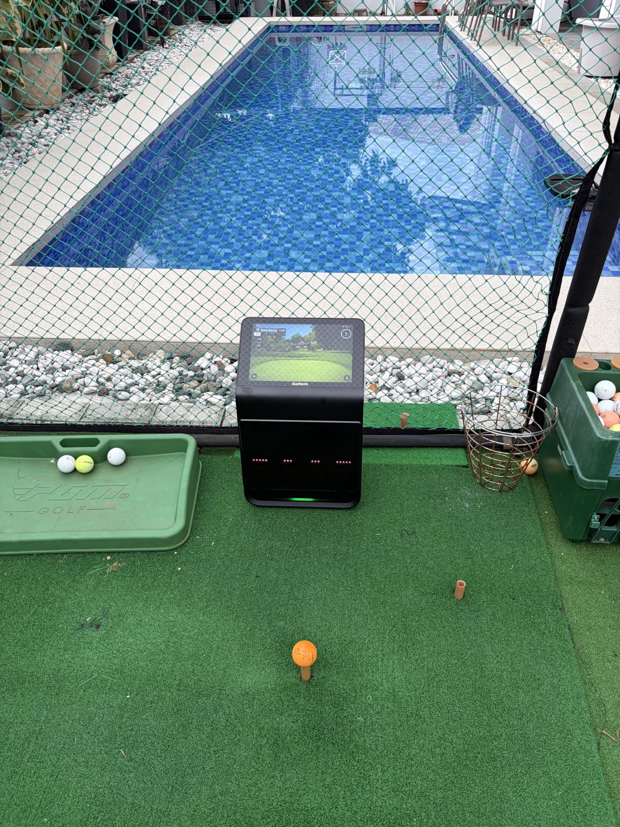 Garmin Approach R50, Premium Golf Launch Monitor & Simulator | Colorful 10