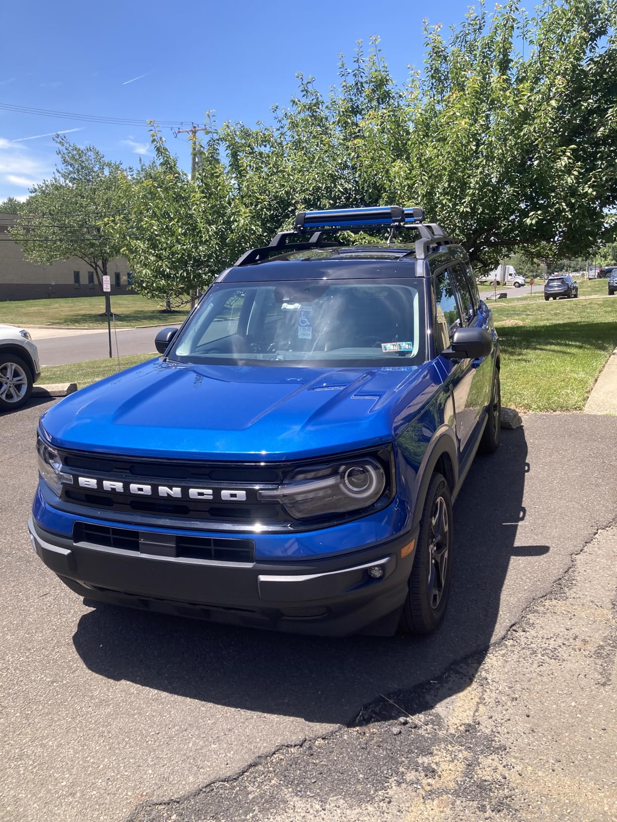Multi-Purpose Aluminum Blue Ski Rack with Ski Strap Carrier, Roof Holder Carrier for Skis, Snowboards, Fishing Rods, Paddles, Skateboards, Wakeboard, Universal Mounting, Locking, Heavy Duty customer photo 1