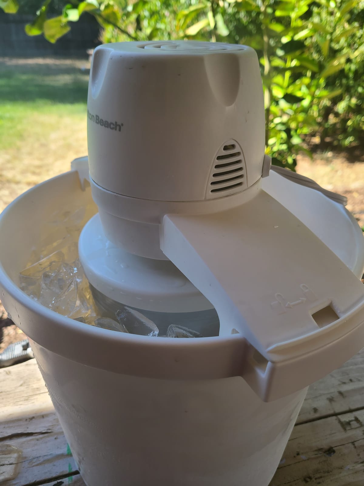 Hamilton Beach Automatic Electric Ice Cream Maker & Frozen Yogurt Machine, 4 Quart, White, 68330N customer photo 1