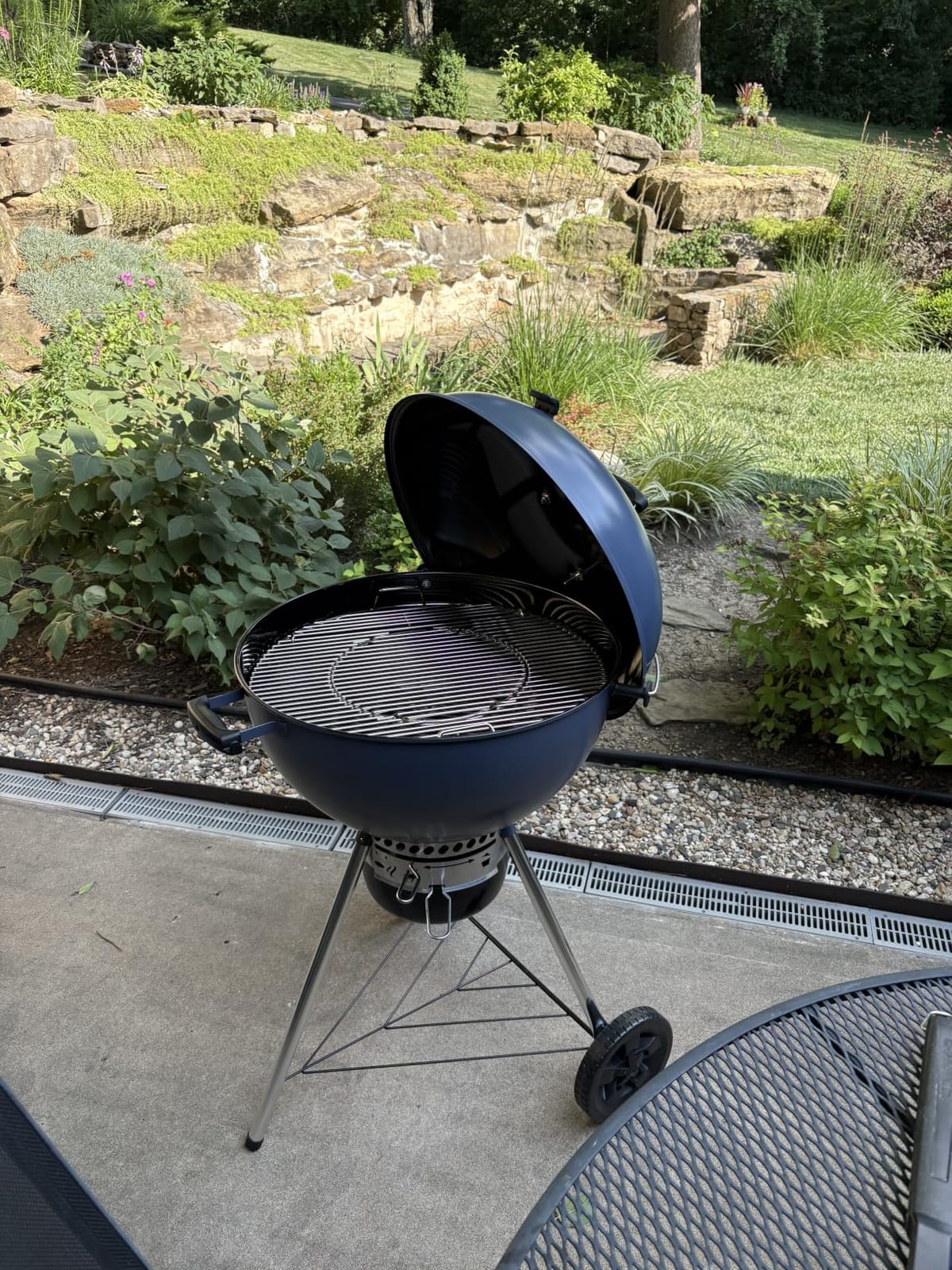 Weber Master-Touch Charcoal Grill, 22-Inch, Black customer photo 1