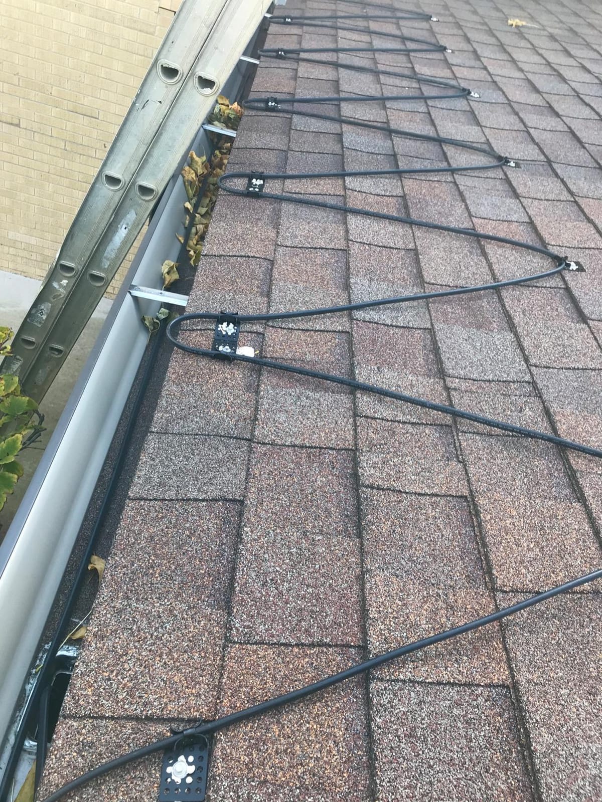 RADIANT SOLUTIONS HeatTapePro - Intelligent Commercial Grade Self-Regulating Heat Cable with GlowCap - 10 YR warranty - 18 ft cable + 10 Ft Cord, 120V, 6 watts/Ft customer photo 1