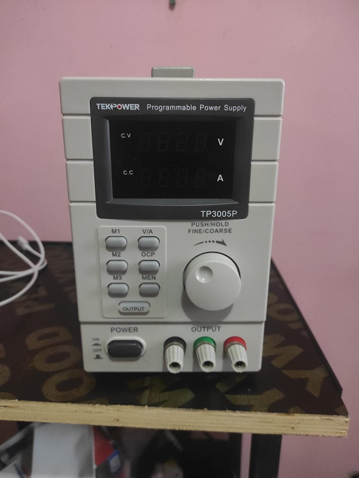 Tekpower TP3005P Programmable Linear Type Variable Regulated DC Power Supply, 0-30V at 0-5A customer photo 1