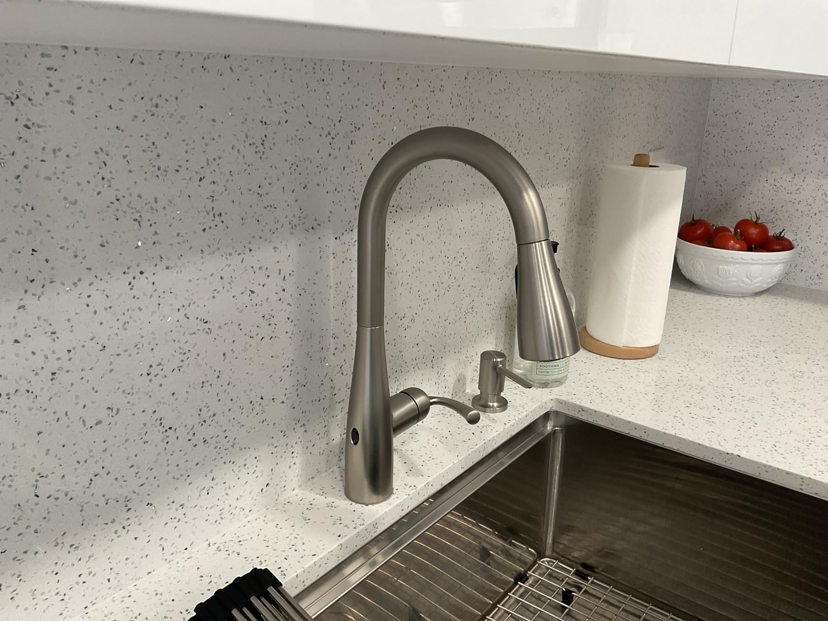 Moen Essie Chrome MotionSense Wave One-Handle Touchless Kitchen Faucet with Pulldown Sprayer and Soap Dispenser, 87014EWC customer photo 2