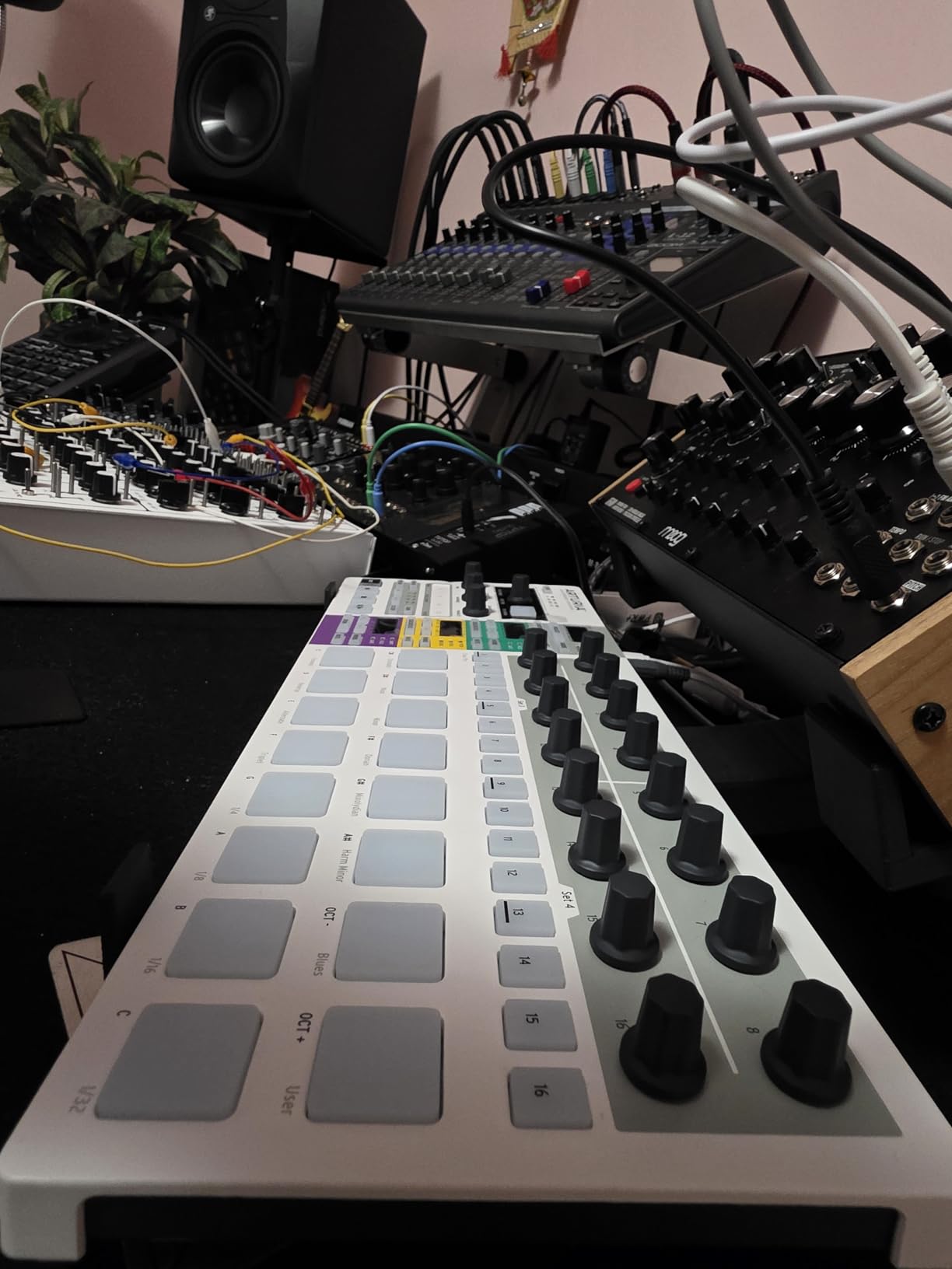 Arturia KeyLab 88 MkII 88 Key Weighted USB MIDI Keyboard Controller — Aftertouch, Velocity Sensitive, Hammer-Action, Piano Feel, With 16 Drum Pads, 9 Faders, 9 Knobs and Analog Lab V Software Included customer photo 1