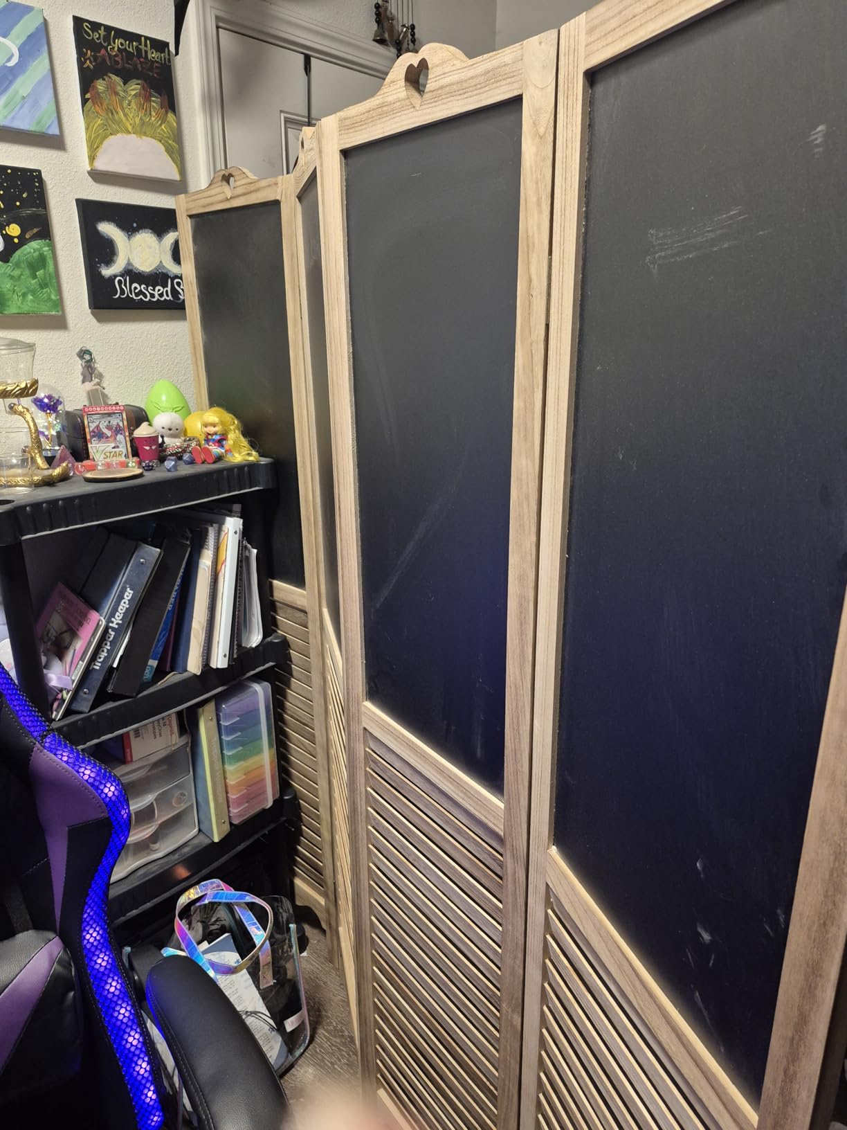 Giantex 4 Panel Room Dividers, 5.7 Ft Folding Privacy Screen with Chalkboard Panels, Freestanding Partition Room Divider Screen Panel for Bedroom, Office customer photo 2