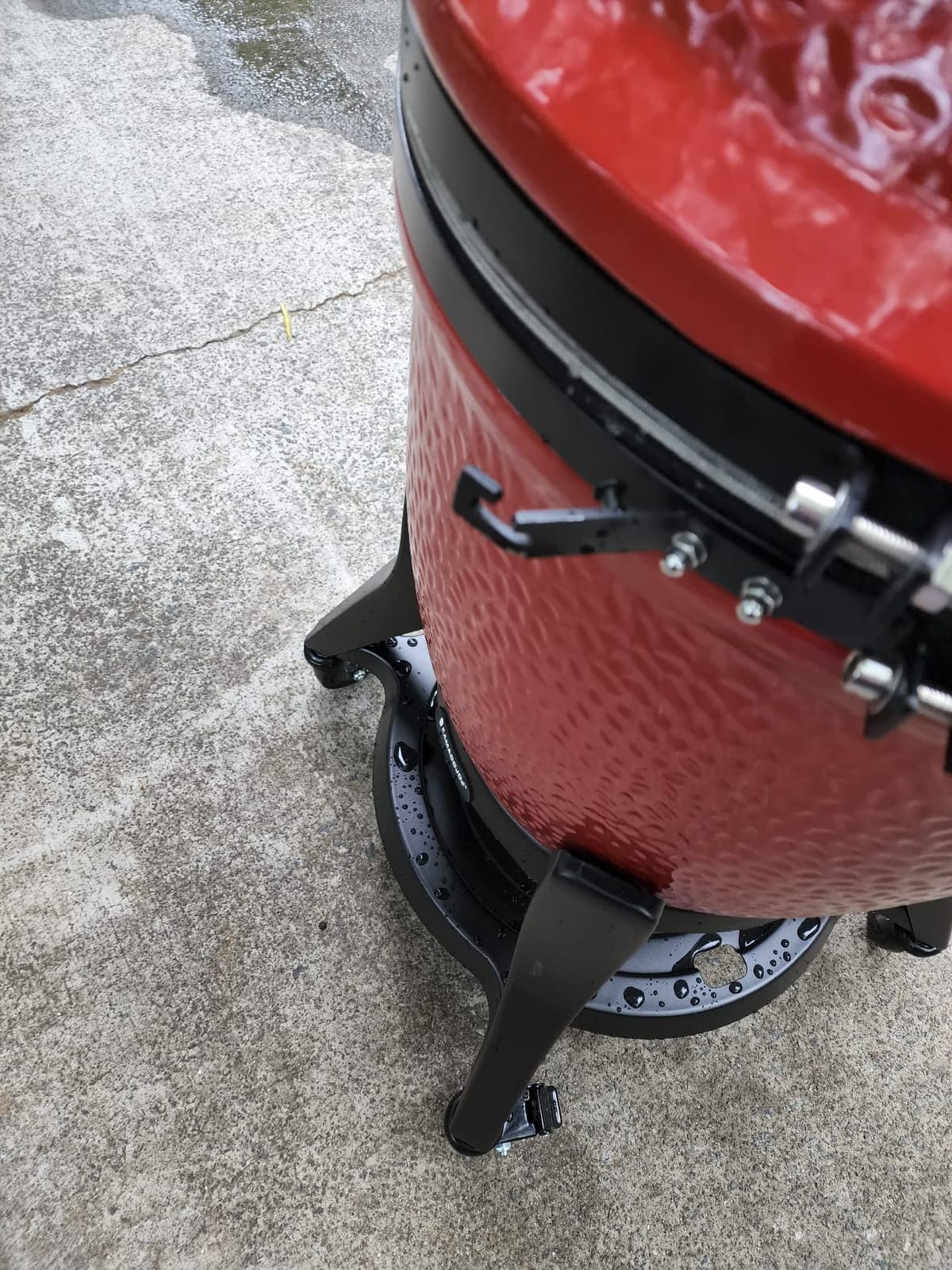 Kamado Joe Classic Joe Series III 18-inch Charcoal Grill & Smoker, Red, with Cart, Side Shelves, Grill Gripper, and Ash Tool, 3 Tier Cooking System, Stainless Steel Cooking Grates, Model KJ15040921 customer photo 2