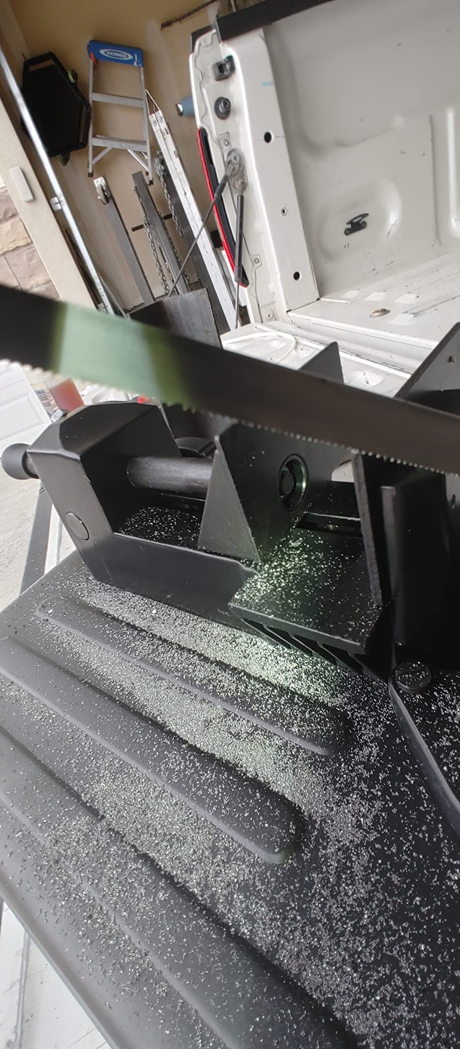Anbull Portable Band Saw with Upgraded Removable Alloy Steel Base, 45°-90° Metal Cutting, 10A 1100W Motor, 5-inch Deep Cut, with .020-by-44-7/8-Inch 14 TPI Saw Blade and LED Spotlight customer photo 1