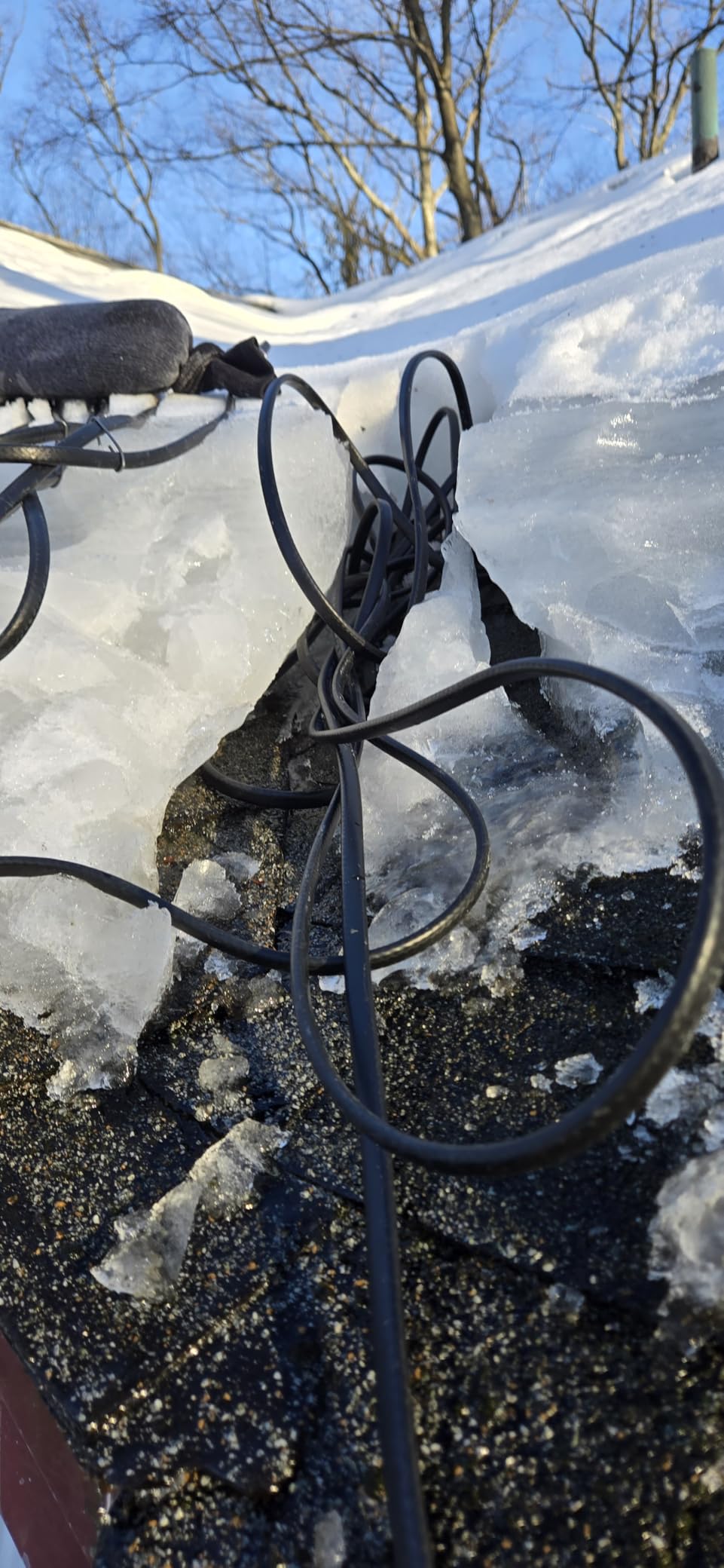 H&G Lifestyles 8W/FT Roof Heat Cable for Roof and Gutters, Self-Regulating | Heaters to Prevent Ice Dams, Heavy Duty Heat Tapes for Snow De-icing, 120FT customer photo 1