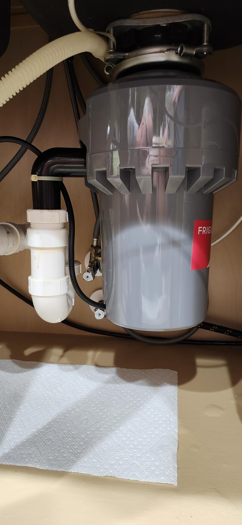 Frigidaire 1.25 HP Corded Garbage Disposal for Kitchen Sinks, FF13DISPC1 customer photo 2