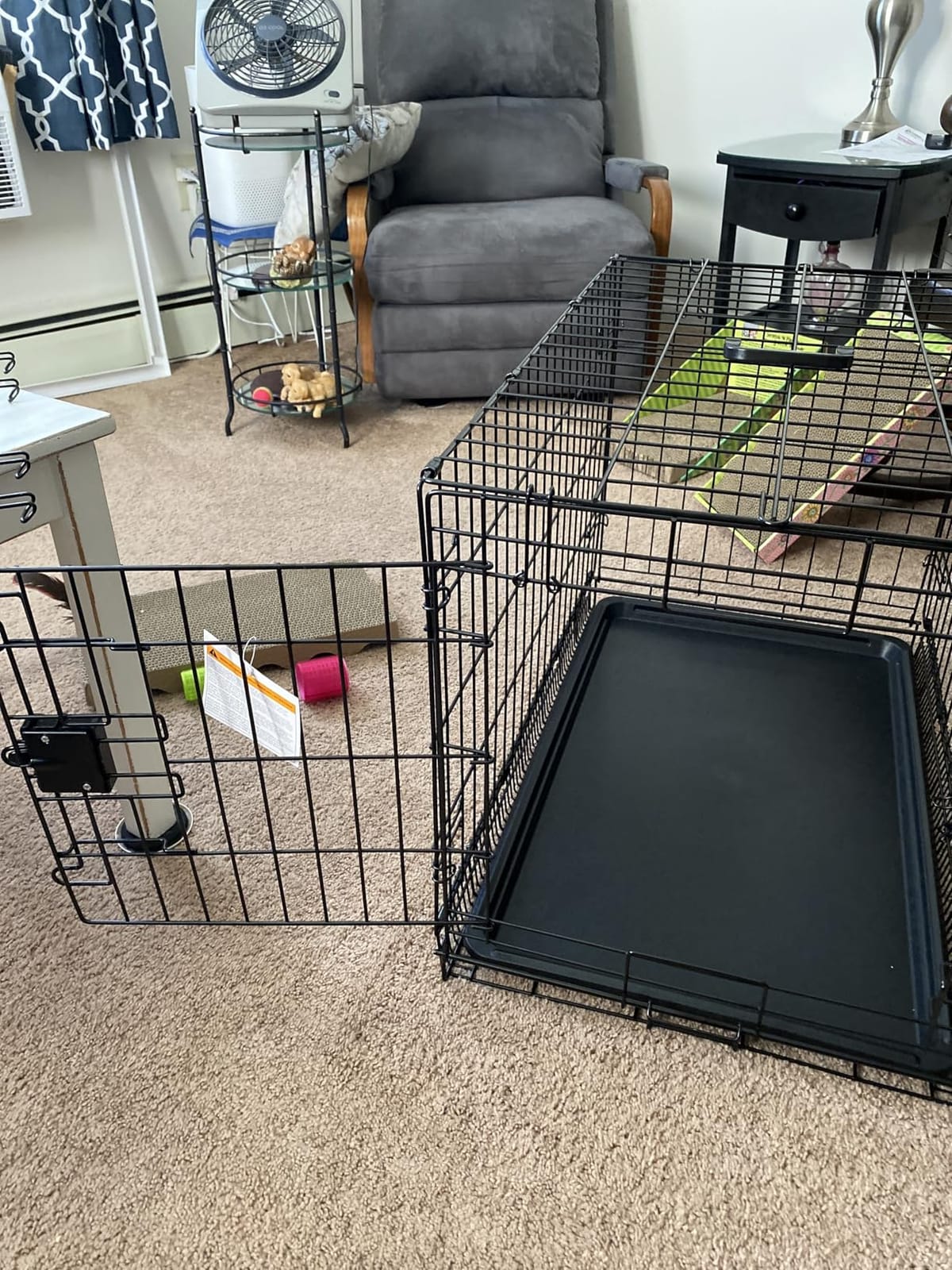 Amazon Basics Portable, Foldable Metal Wire Dog Crate with Removable Tray, Divider Panel, for Large Dogs, 48 x 30 x 32.5 in, Black customer photo 2
