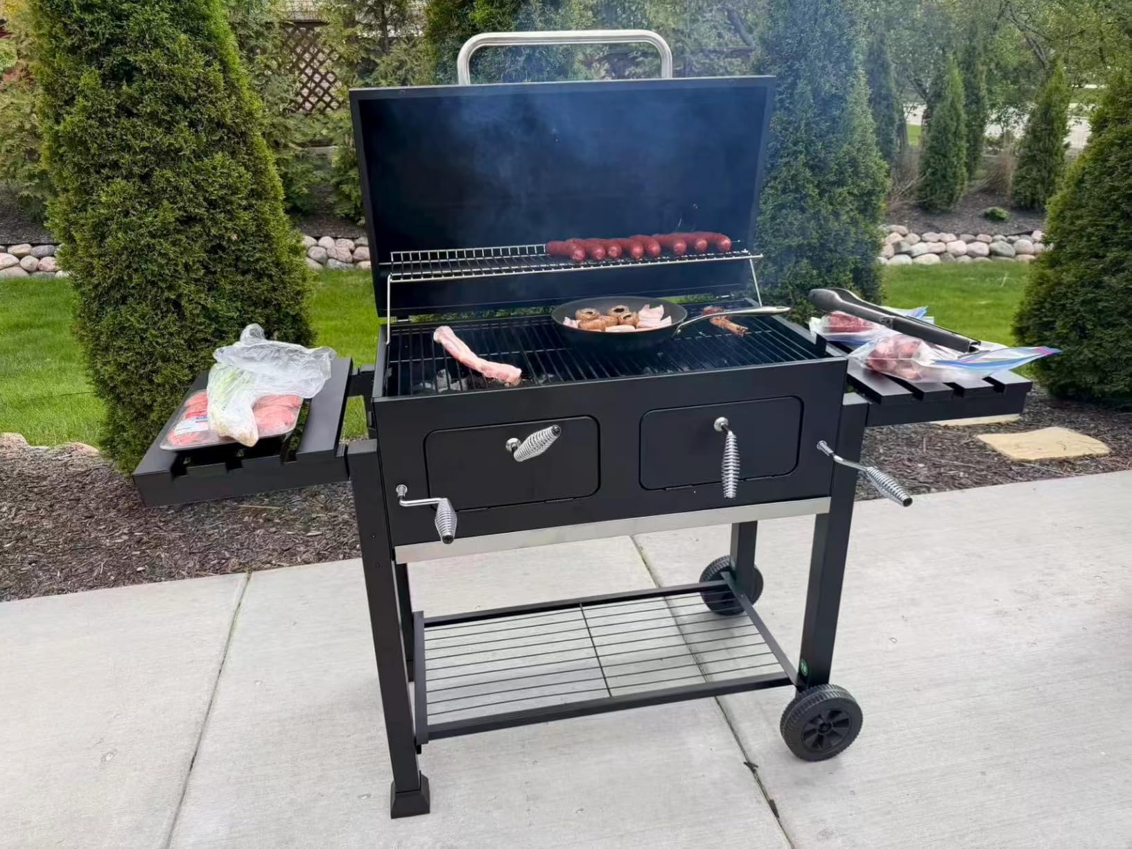 Captiva Designs Charcoal Grills Extra Large Barbecue Grill Heavy Duty, 794 SQ.IN Oversize Cooking Area, 2 Individual Lifting Charcoal Trays and Foldable Side Tables customer photo 1