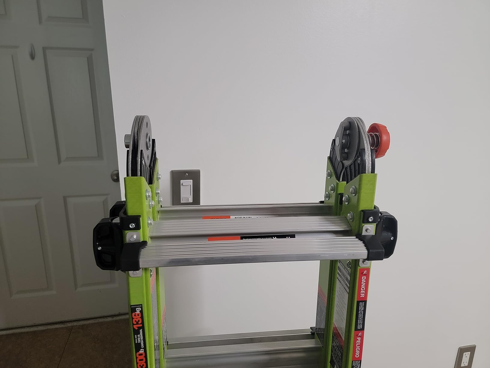 Little Giant Ladder Systems Dark Horse 2.0, M17, 17ft, Multi-Position Ladder, Fiberglass, Type 1A, 300 lbs Weight Rating, (16117-001) customer photo 2