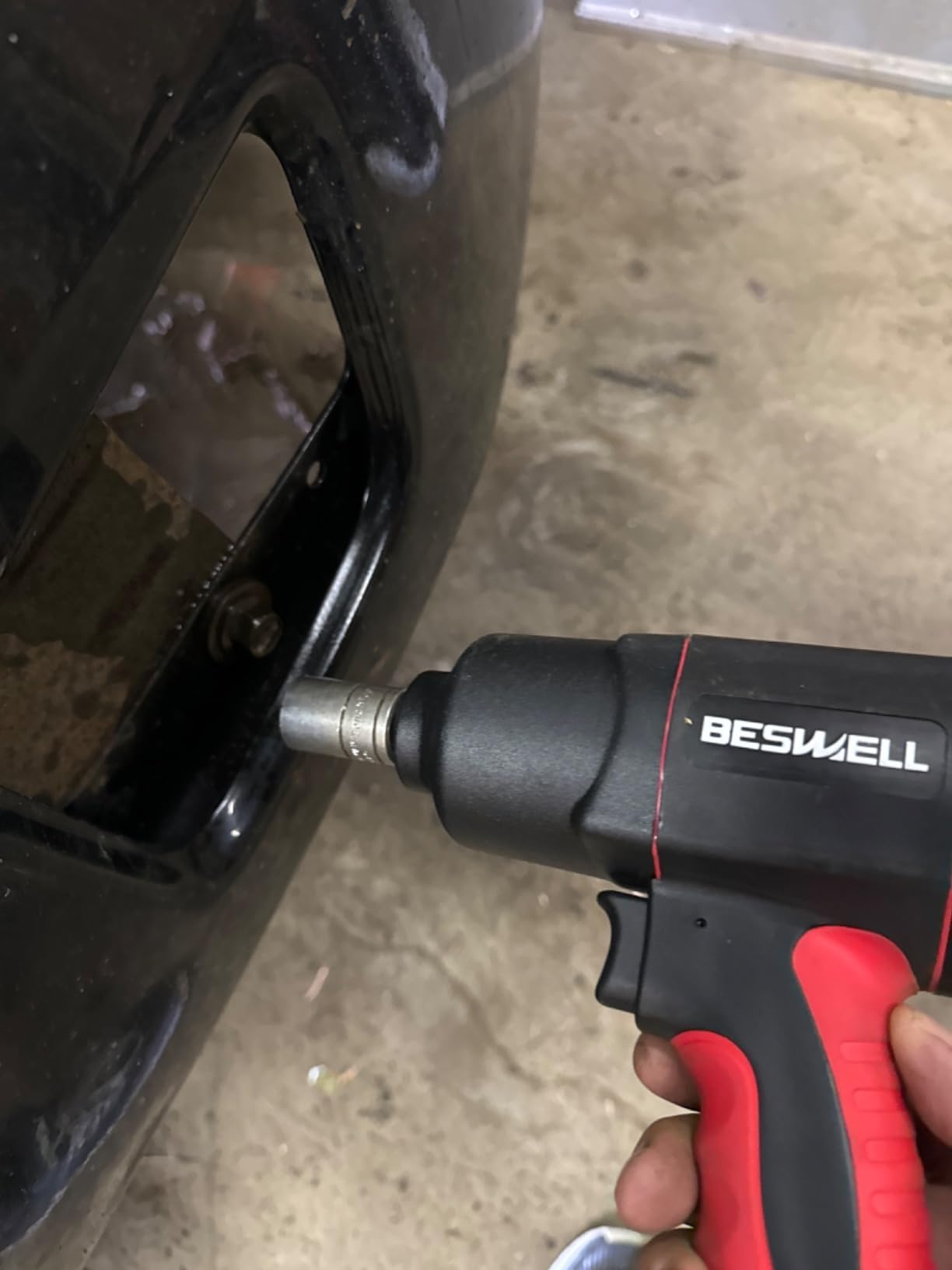 BESWELL BW-112BN 1/2-Inch Air Impact Wrench with 1180 Ft-Lbs Max Torque | Twin Hammer, Fast & Powerful Pneumatic Impact Wrench for Auto Repair, Tire Changes & Body Shop customer photo 2