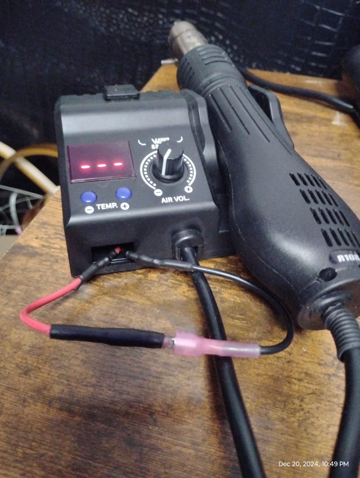WEP 8858-V Hot Air Rework Station Kit with Compact Size, Integrated Nozzle Holder, 3 Nozzles, 2 Tweezers, Adjustable Temperature& Air Volume, PID Program, °C/°F Conversion and More customer photo 1