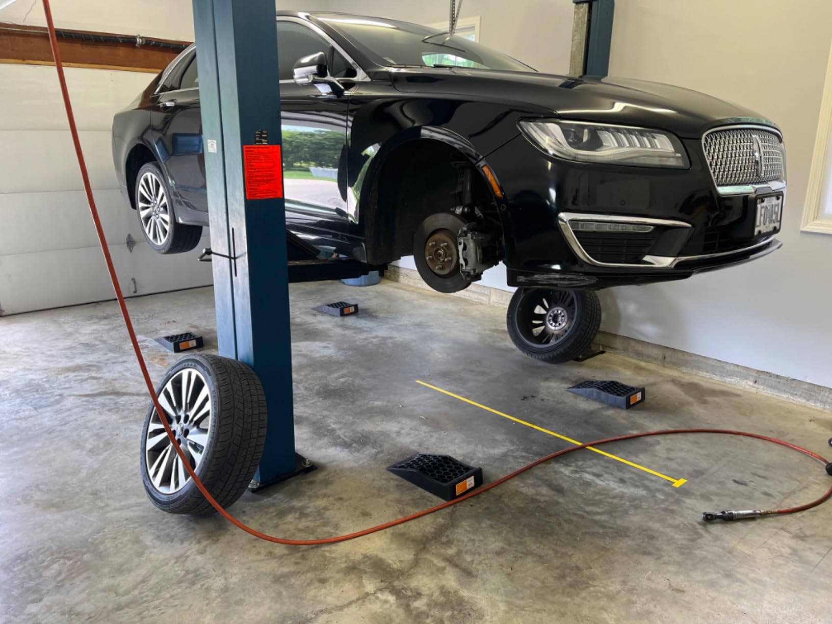OULEME Low Profile Car Service Ramp, for Oil Changes & Maintenance, 2 Pack | Low-Chassis Car Ramp with Anti-Slip Pads, 27.5