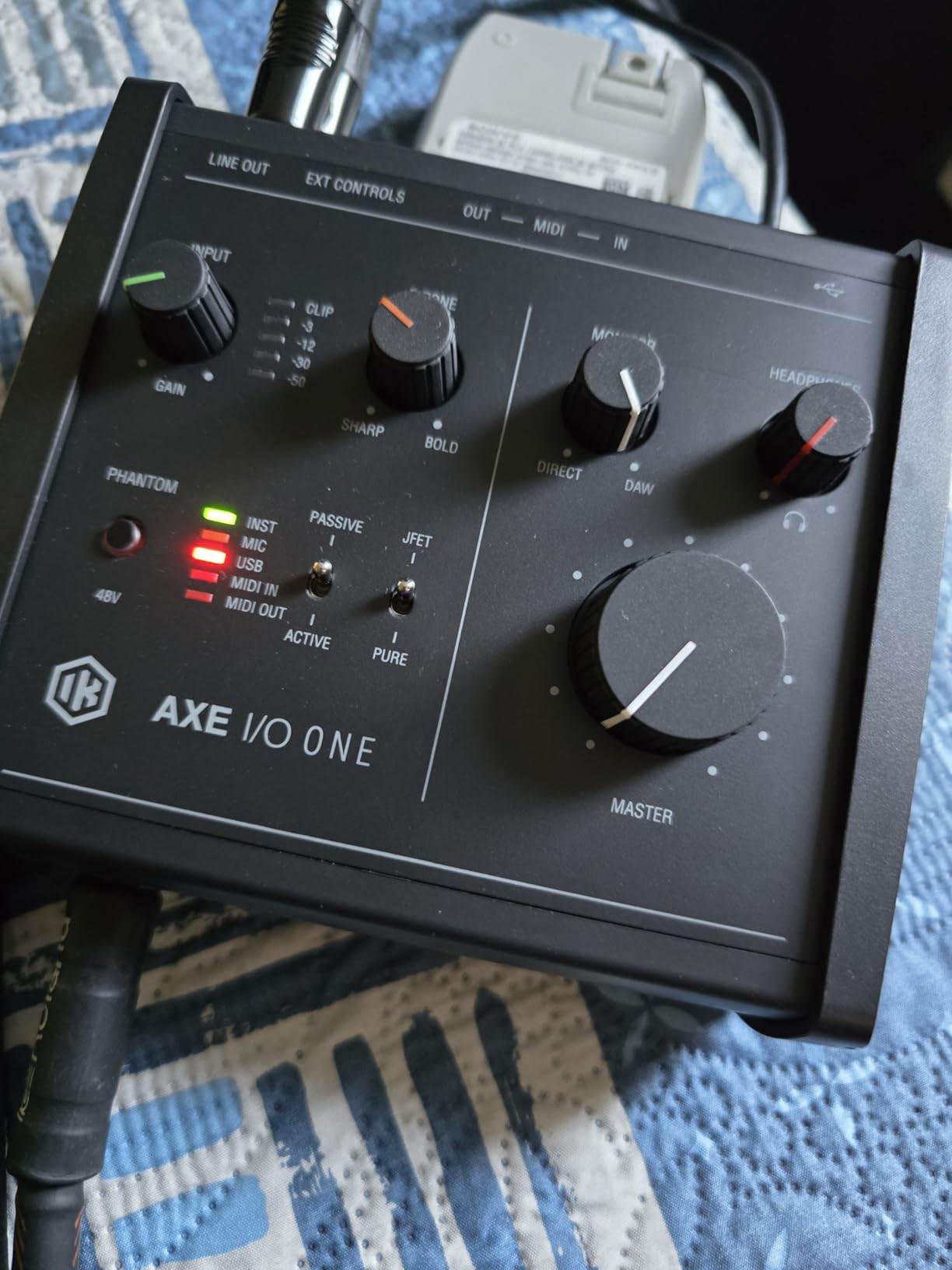 IK Multimedia AXE I/O One - Professional USB Audio Interface with Z-TONE advanced guitar tone shaping, AmpliTube and TONEX software included, high-resolution recording studio equipment customer photo 1