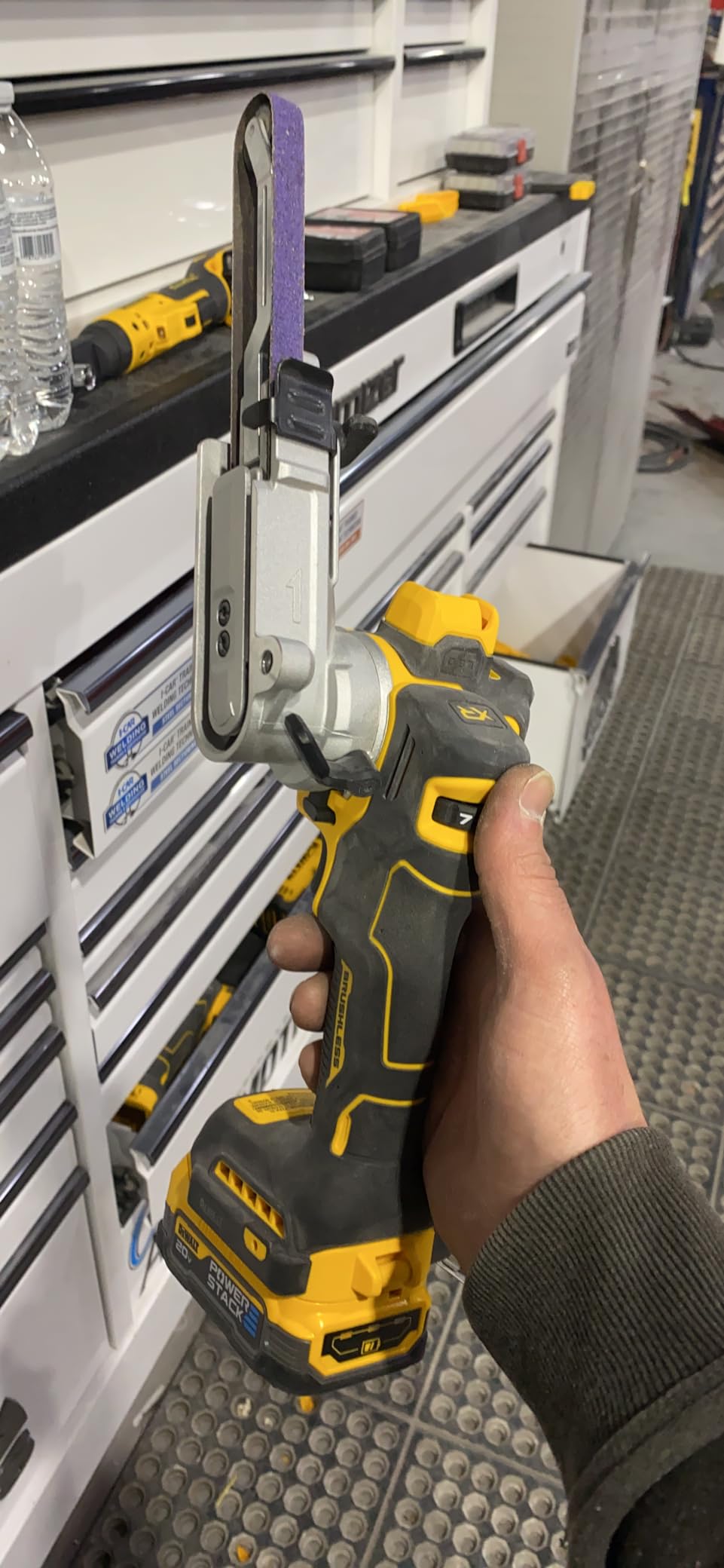 DEWALT 20V MAX XR Cordless Bandfile Power Tool Belt Sander, Bare Tool Only (DCM200B) customer photo 1