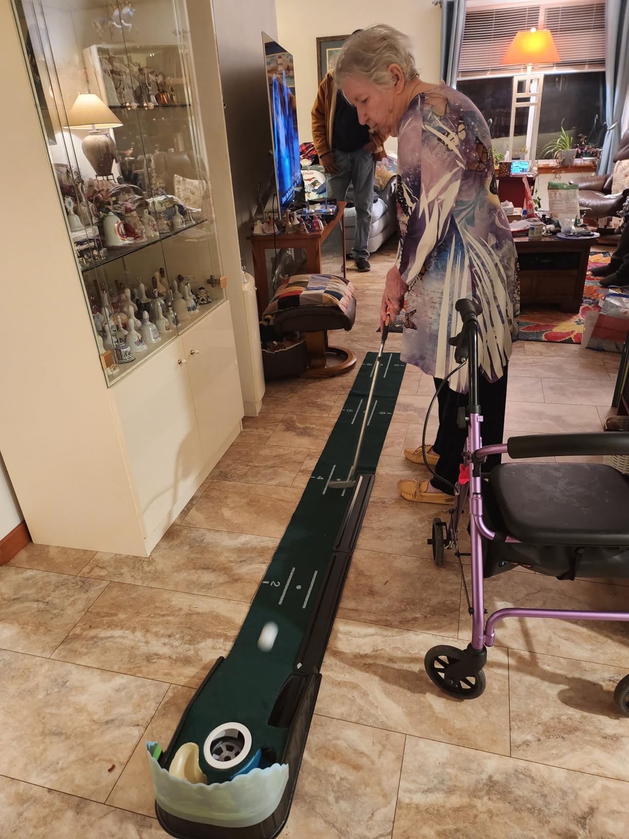 Putting Green Indoor - Golf Putting Mat with Genuine Green Speed and Wrinkle-Free Surface. 8ft Practice Putting Mat with Lenticular 3D Backplate, Alignment Guides and Ball Return customer photo 1