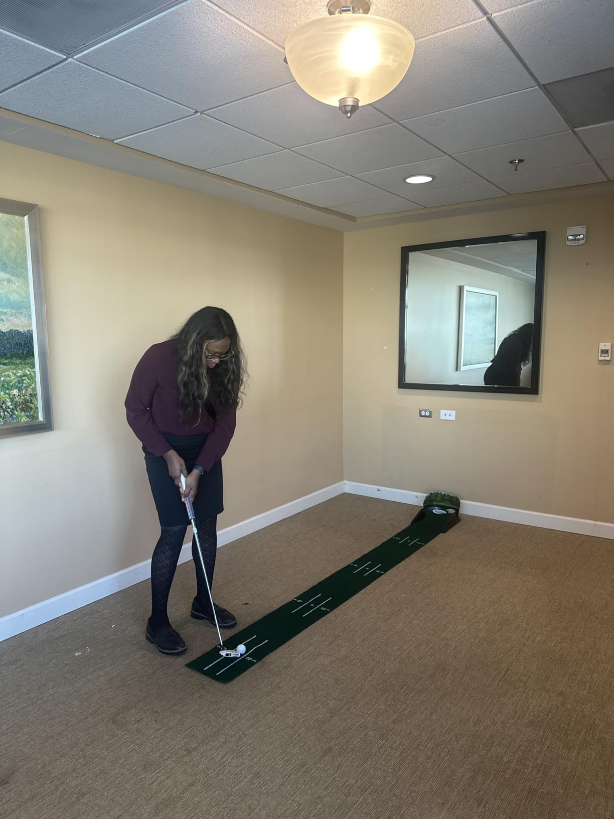 Putting Green Indoor - Golf Putting Mat with Genuine Green Speed and Wrinkle-Free Surface. 8ft Practice Putting Mat with Lenticular 3D Backplate, Alignment Guides and Ball Return customer photo 2
