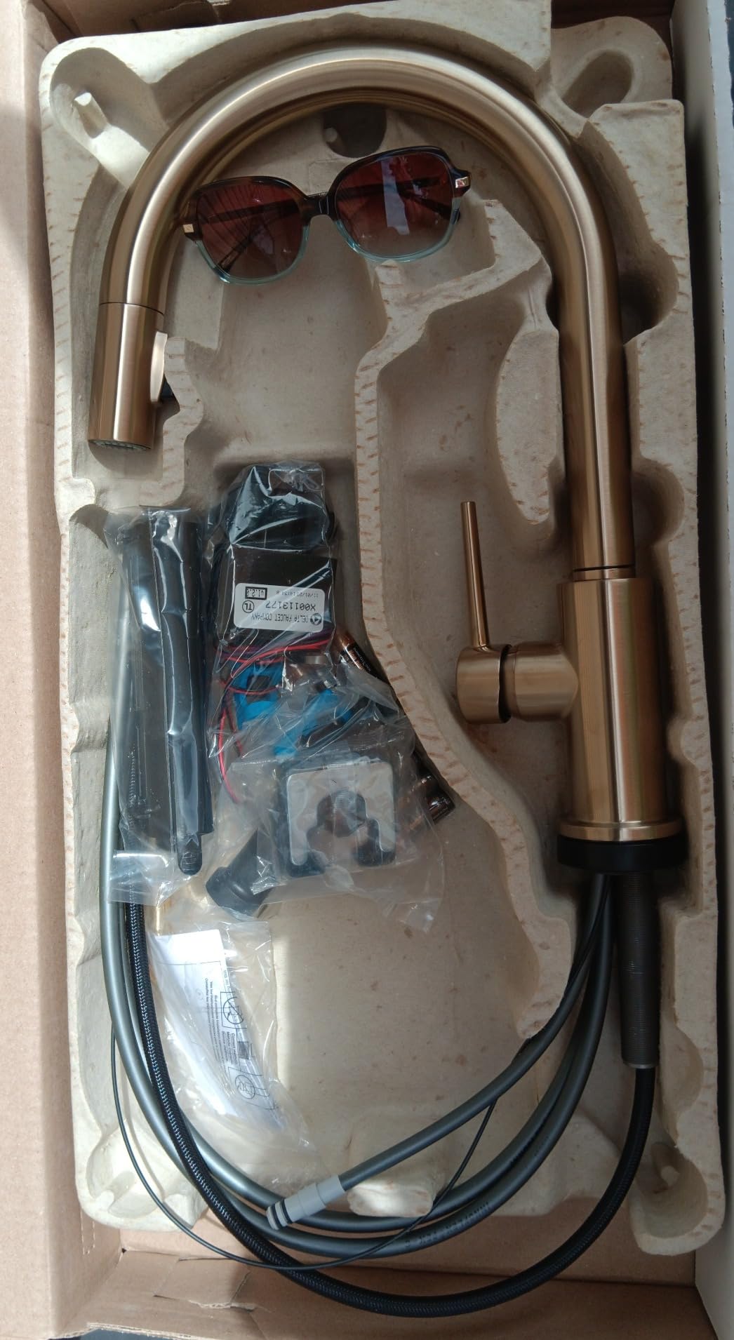Delta Trinsic Touchless Kitchen Faucet with Touch Technology, Brushed Gold Kitchen Sink Faucet with Pull Down Sprayer, Single Hole, Champagne Bronze 9159TL-CZ-DST customer photo 1