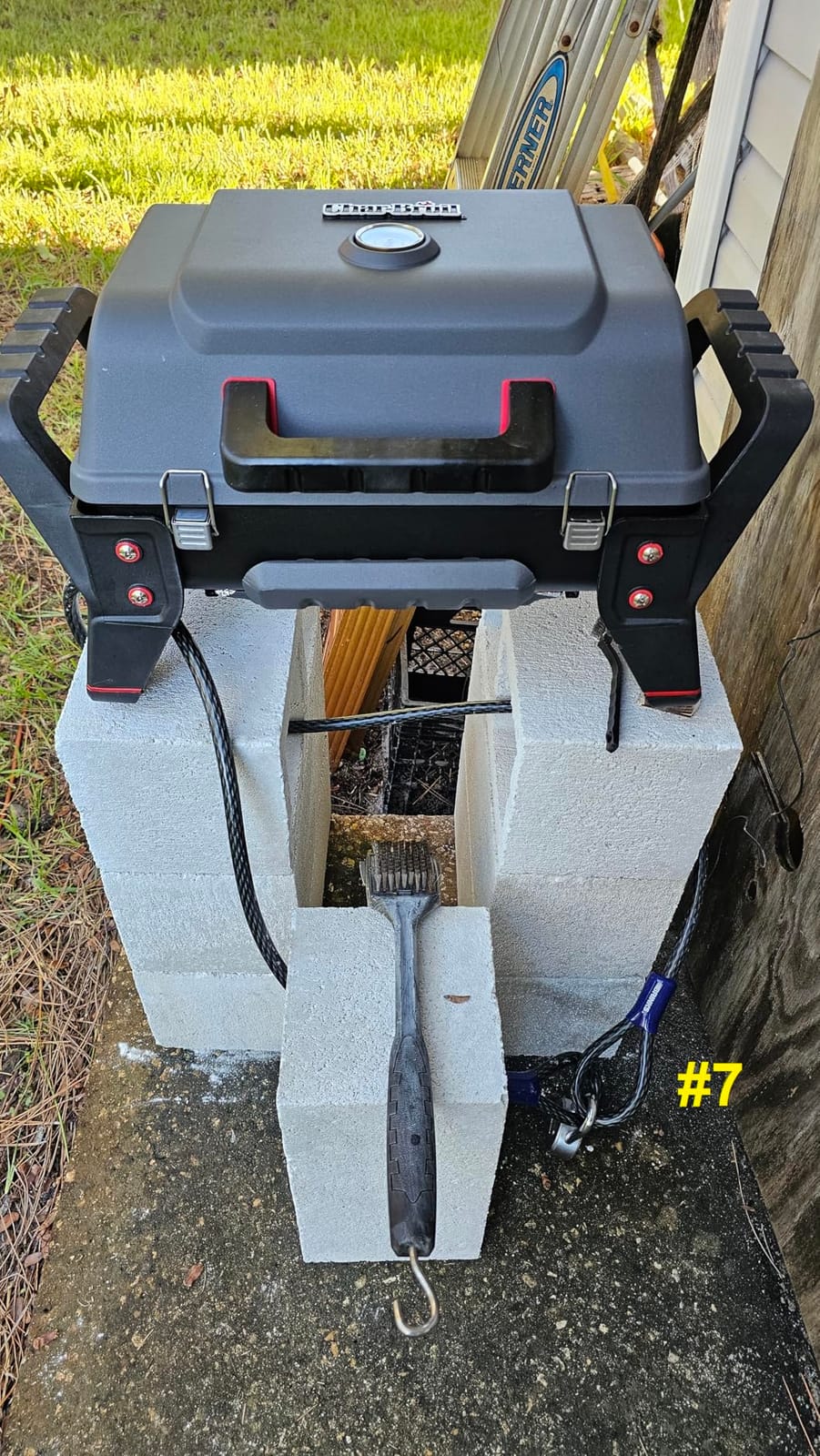 Charbroil Grill2Go X200 Portable Gas Grill, Dark Grey - 25409200 customer photo 2