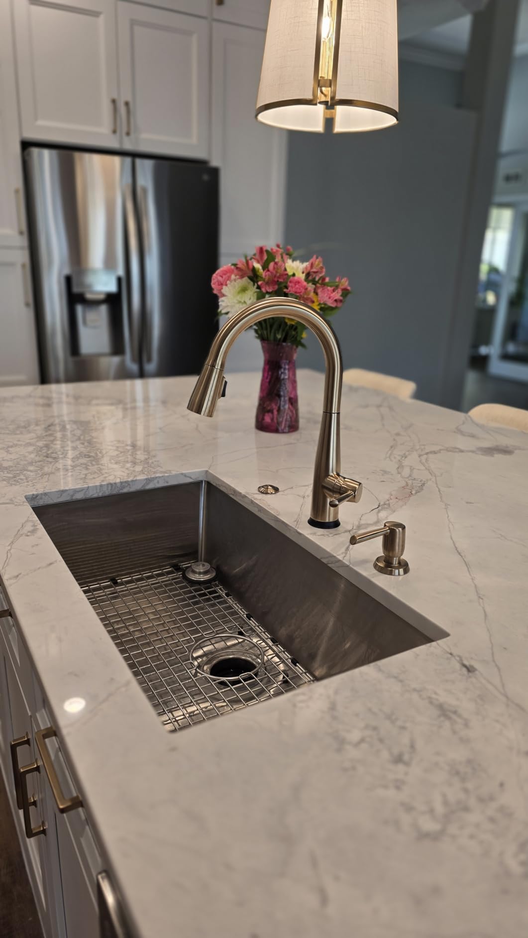 Delta Essa Touchless Kitchen Faucet with Touch Technology, Brushed Nickel Kitchen Sink Faucet with Pull Down Sprayer, Single Hole, Arctic Stainless 9113TL-AR-DST customer photo 1
