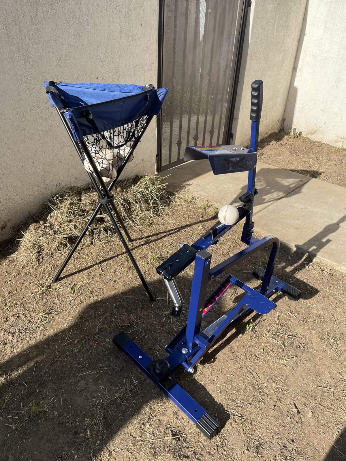 MOXOW Sagitta Manual Baseball & Softball Pitching Machine with Ball Caddy customer photo 2