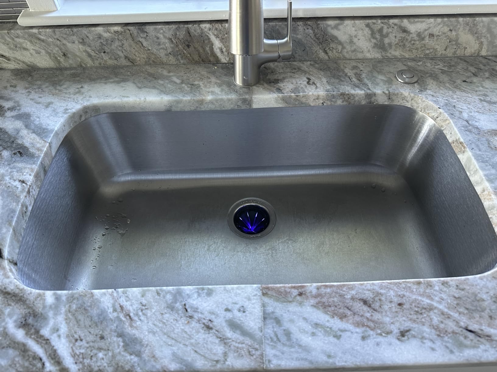 INSINKERATOR Evolution 1.0HP LED Garbage Disposal, Advanced Series Continuous Feed Food Waste Disposer with Antimicrobial LED Accessory Garbage Disposal Flange customer photo 2