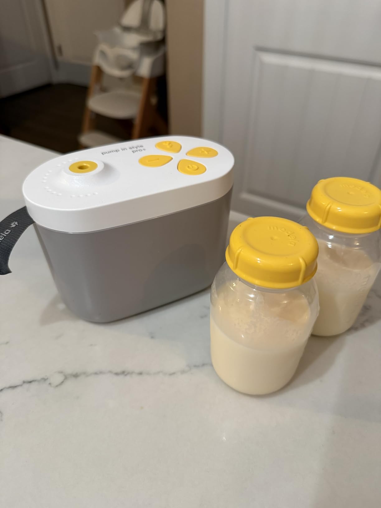 Medela Pump in Style Pro+ Double Electric Breast Pump, Hospital Grade | Hospital Performance, Bottles & Flanges, Enhanced Comfort, BPA-Free, Rechargeable, Lightweight, Compact & Portable customer photo 2
