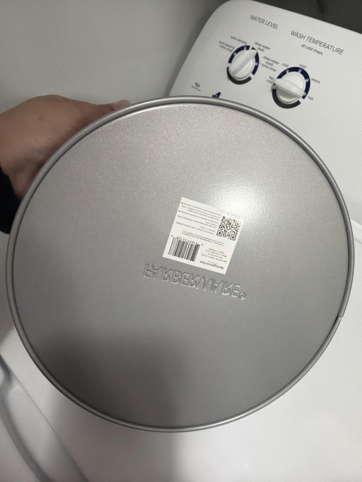 Farberware Nonstick Bakeware 9-Inch Round Springform Pan, Gray customer photo 2