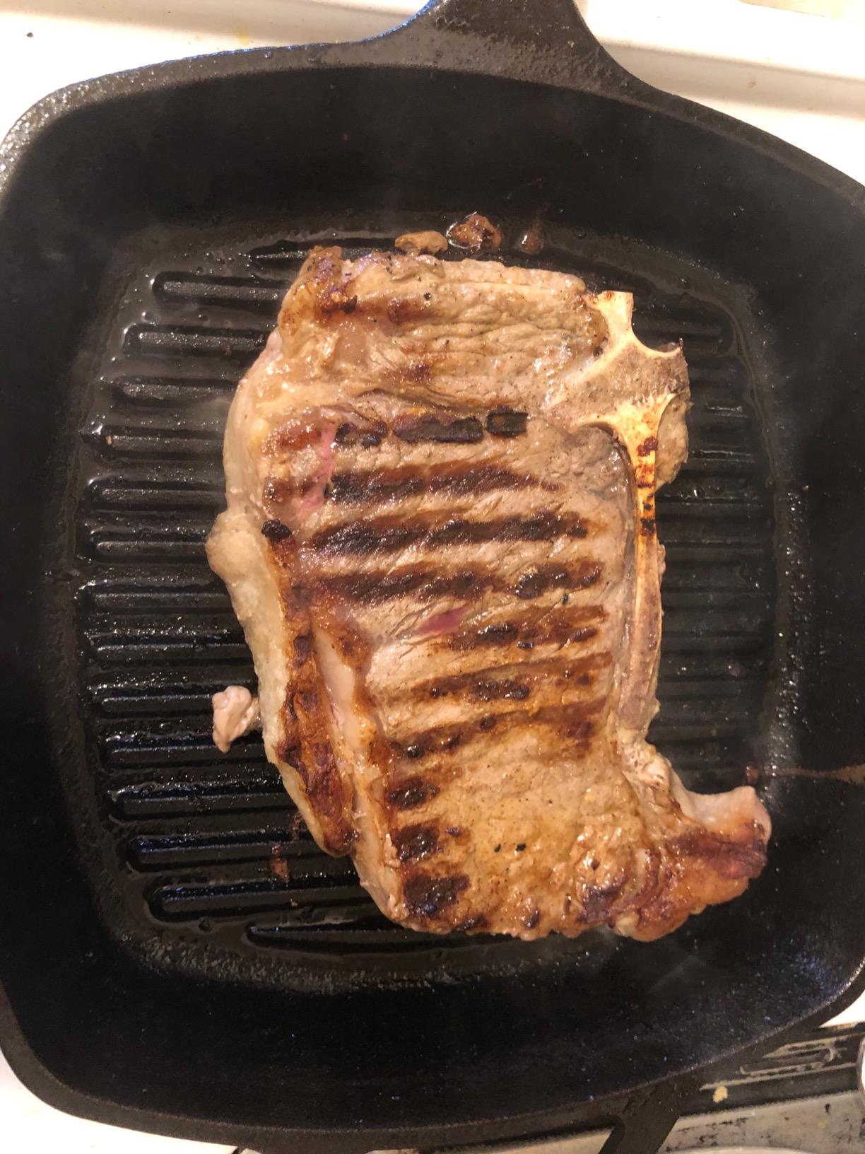Lodge Square Cast Iron Grill Pan, PFAS-Free, 10.5 Inches customer photo 2