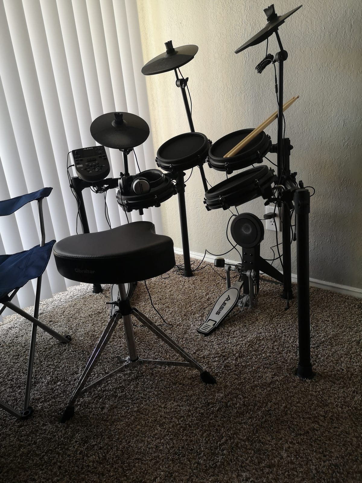 Gibraltar Drum Throne with Adjustable Height Motorcycle-Style Seat, Double-Braced Legs, Sturdy Drum Stool for Drummers, Comfortable Cushion for Practice or Performance (6608) customer photo 2