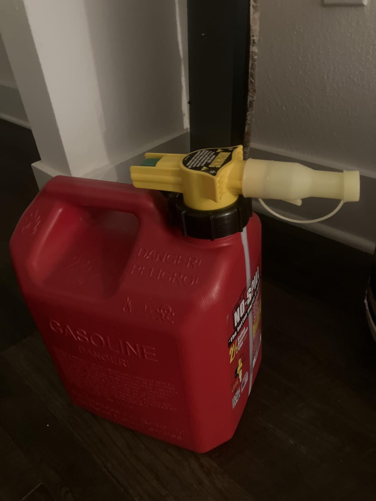 No Spill 1405 2.5 Gallon Gasoline Gas Can customer photo 2