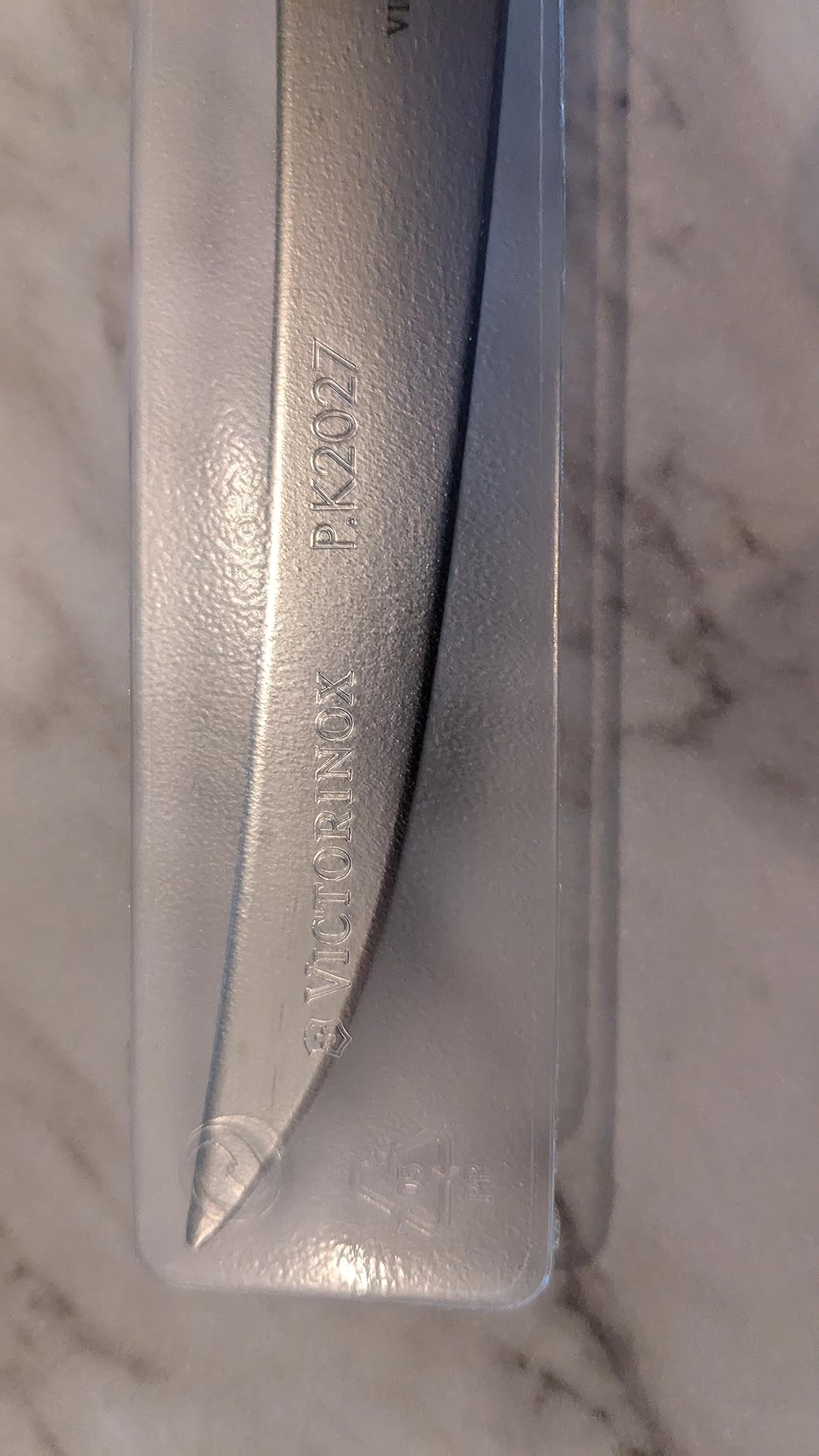 Victorinox Fibrox 6-In Curved Boning & Fillet Knife, Flexible Steel Blade customer photo 1